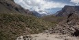 Uitzicht op de Aconcagua, half verborgen door de wolken.